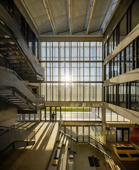 Agora UNI
